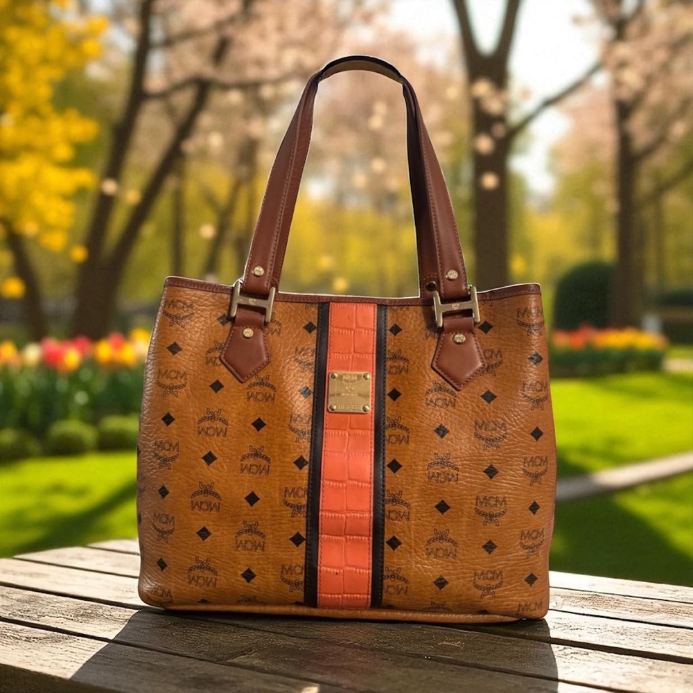 MCM Vintage Shopper Tote w/additional pouch attached inside, made in Germany.